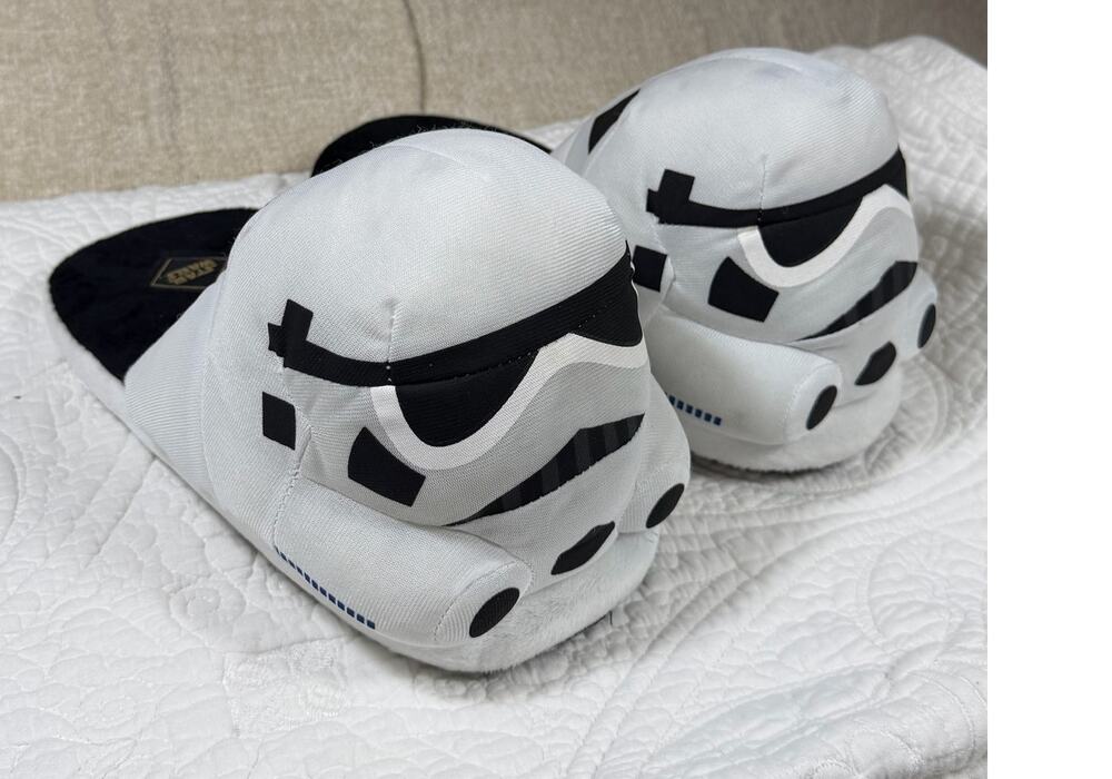 Star Wars Unisex 11 Up White Stormtrooper Slip On House Shoes Slides Slippers